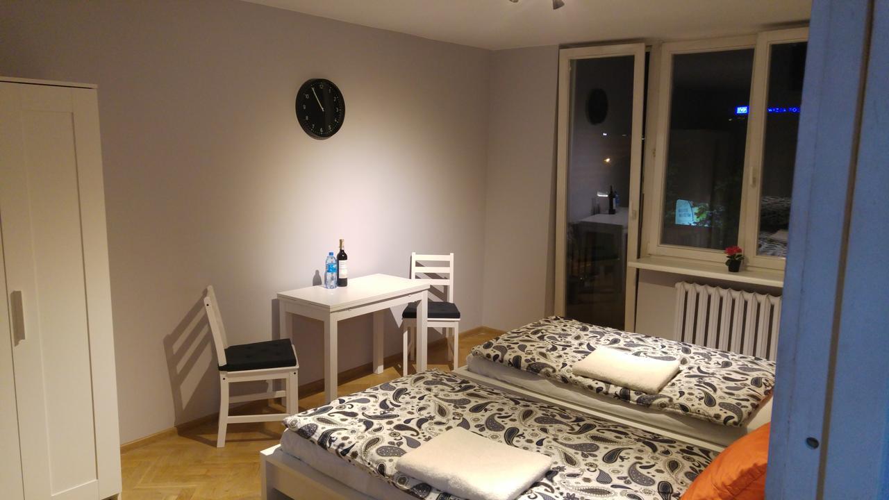Rent0Nline Niepodleglosci Rooms Metro Varsóvia Exterior foto